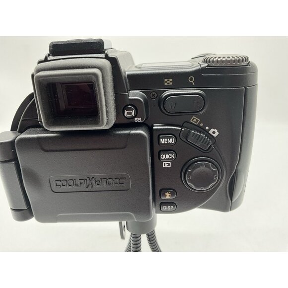 Nikon Coolpix 8700 8MP Digital Camera with 8x Optical Zoom (25515) With Charger - Picture 9 of 16